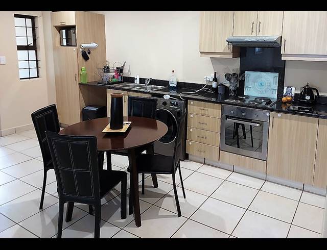 2 bed property to rent in ILLOVO BEACH